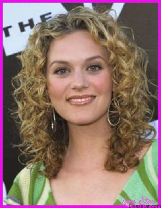 Curly Hairstyles for White Women Naturally Curly Haircuts Medium Length Livesstar