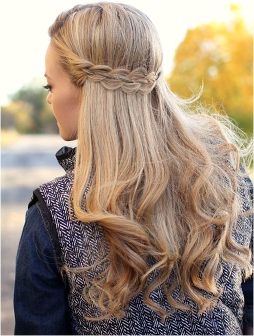 Cute Winter Hairstyles for Long Hair 25 Cute Winter Hairstyles for College Girls for Chic Look