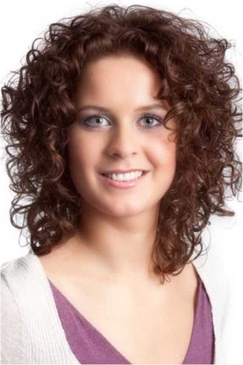 Hairstyles for Curly Hair Women Round Face 15 Short Curly Hair for Round Faces