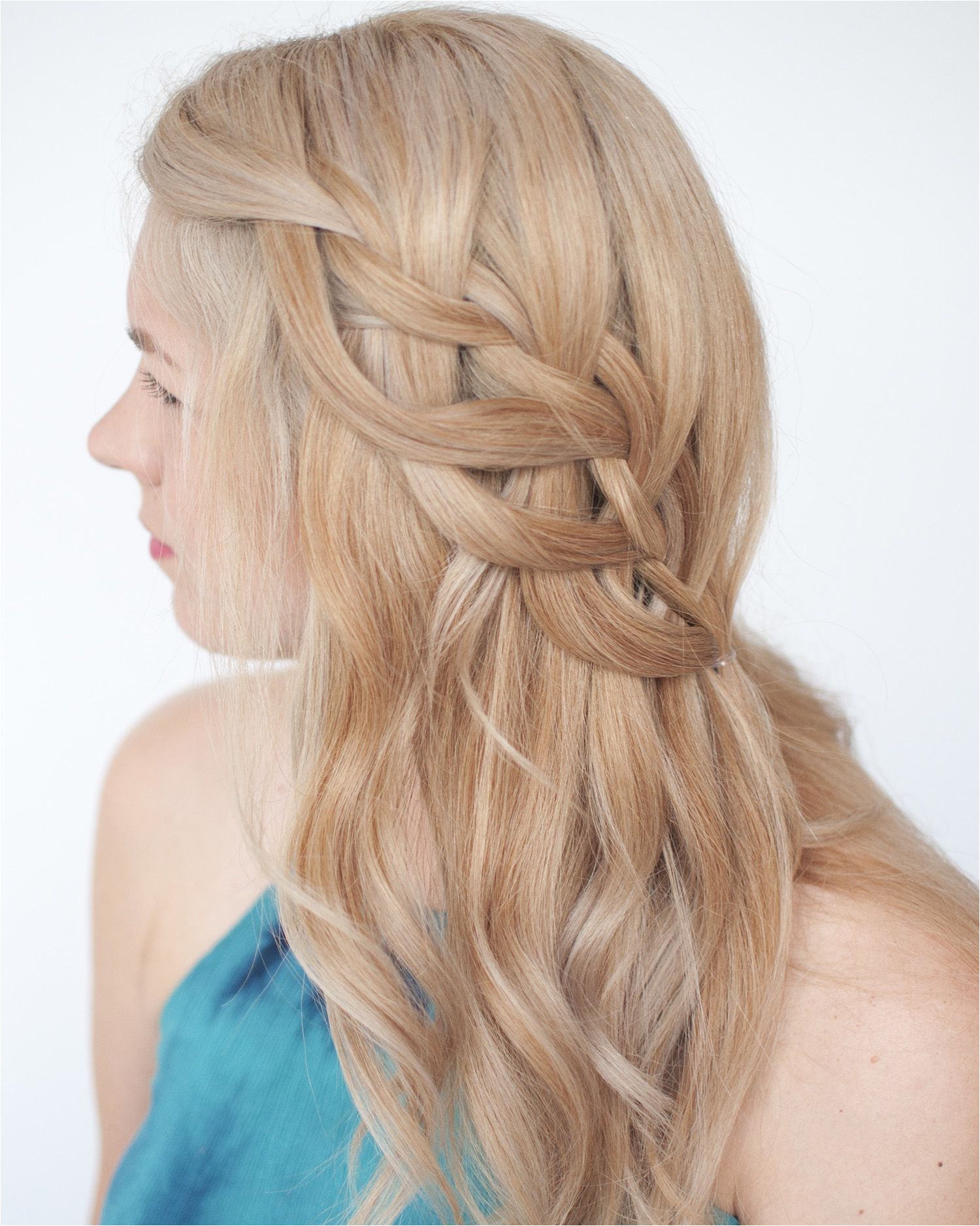 How to Make Waterfall Braid Hairstyle today S Hair Inspo This Loop Waterfall Braid Find the Tutorial On