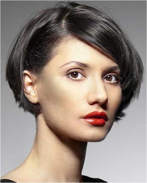 Short Layered Hairstyles for Women with Round Faces 15 Short Layered Haircuts for Round Faces