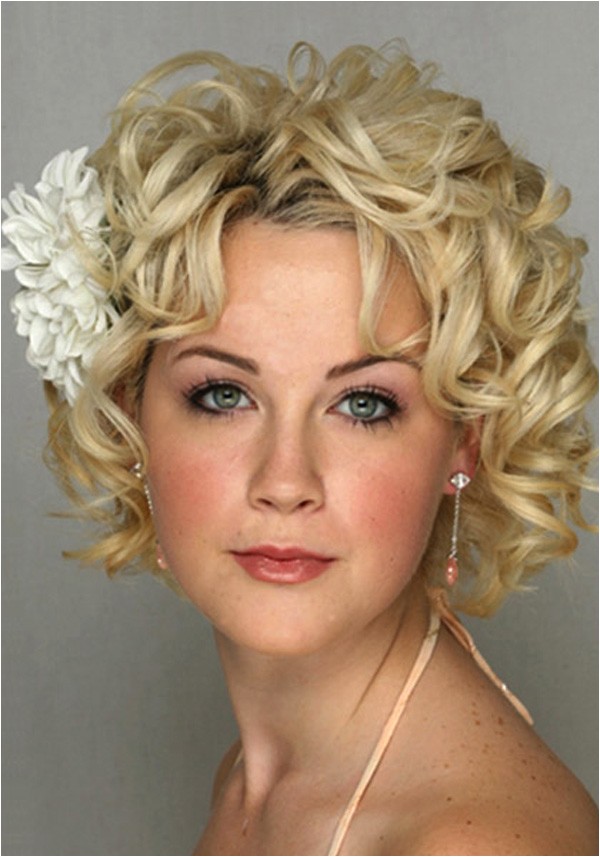 Short Naturally Curly Hairstyles for Round Faces 25 Best Curly Short Hairstyles for Round Faces Fave