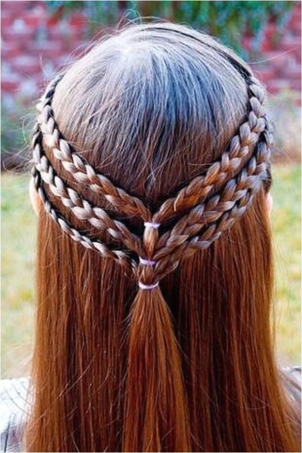 Easy Renaissance Hairstyles Turn Your Braids Into A Beautiful Renaissance Look Women