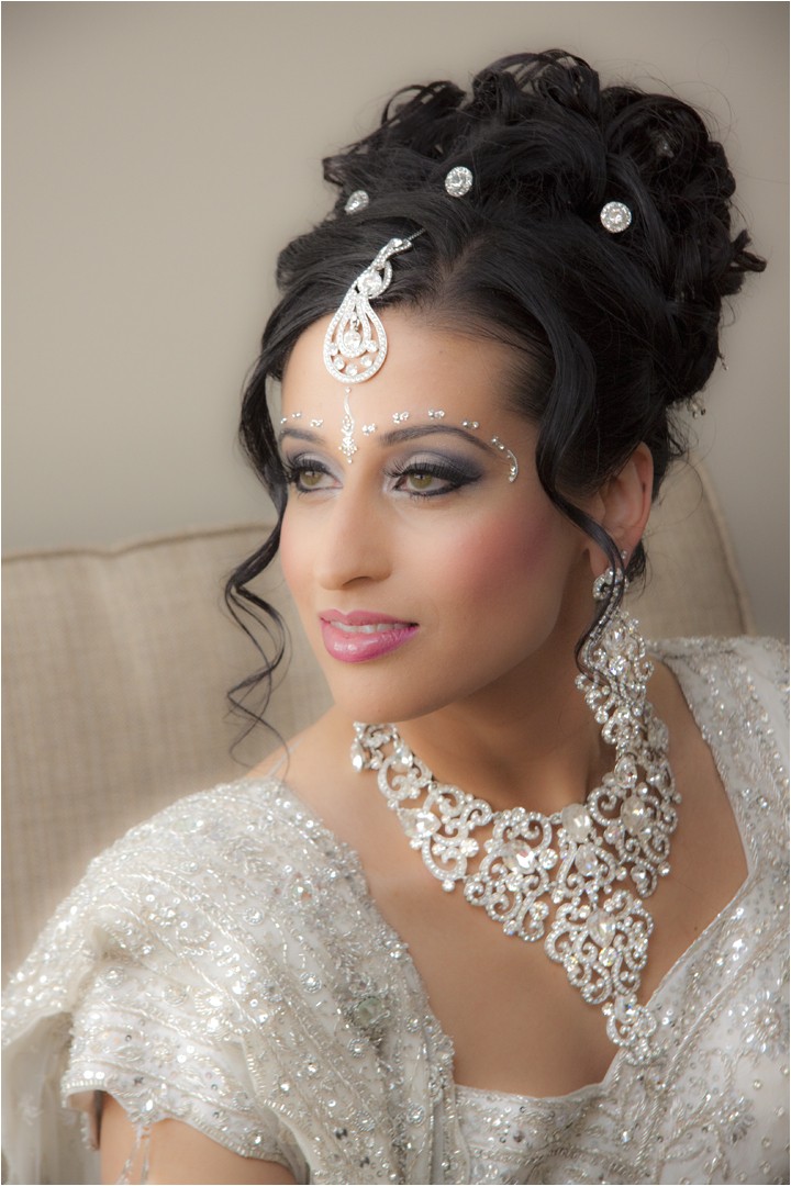 Hairstyle for Women In Indian Wedding Indian Bridal Makeup Wear Hairstyles Dresses Jewellery