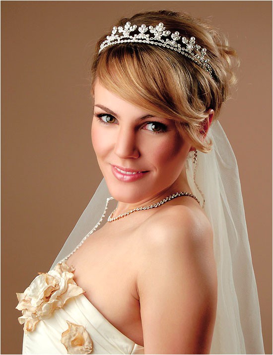 Wedding Hairstyles for Short Hair with Tiara 20 Short Wedding Hair Ideas