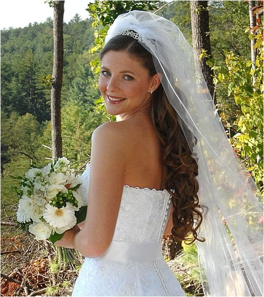 Bride Hairstyles Down with Veil and Tiara Updos with Headbands for Bride
