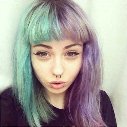 Half Dyed Hairstyles Tumblr Short Blue Hair Tumblr Awesome People In 2018 Pinterest