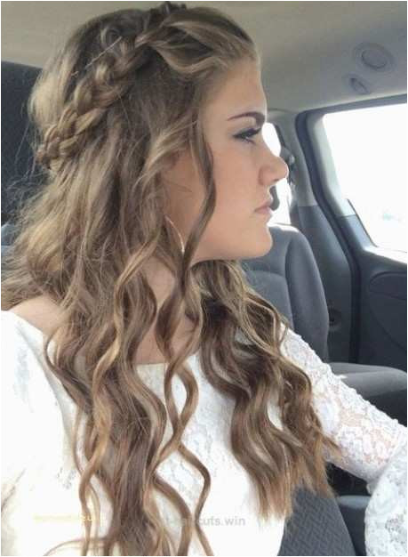 5 Amazing Layered Hairstyles for Curly Hair Hairstyles for Girls for Medium Hair Fresh Curly Hairstyles Fresh