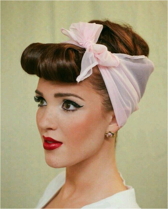 Diy 1950 S Hairstyles 50 S House Wife Makeup and Hairstyle Hair