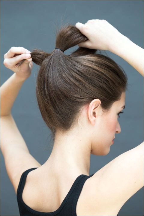 Easy Hairstyles You Can Do with One Hand 10 Hairstyles You Can Do In Literally 10 Seconds Hair