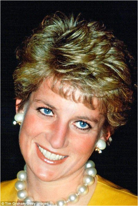 Princess Diana Early Hairstyles the Hairdo that Was Diana S Crowning Glory Hair Styles