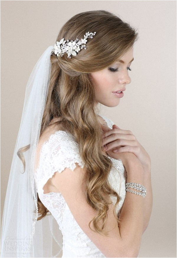 Wedding Hairstyles Curly Hair Veil Loose Wedding Hairstyles with Veil Hair Ideas In 2018