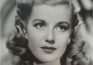 1940s Easy Hairstyles History Recalls Itself the 1940s Hairstyles Yishifashion