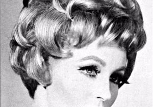 1960s Curly Hairstyles Layered Curly Hair the Favorite Hairstyle Of Women From