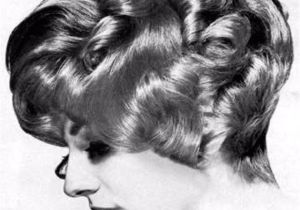 1960s Curly Hairstyles Layered Curly Hair the Favorite Hairstyle Of Women From