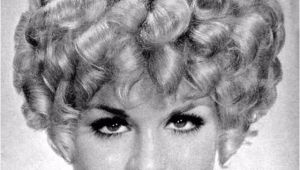 1960s Curly Hairstyles Layered Curly Hair the Favorite Hairstyle Of Women From