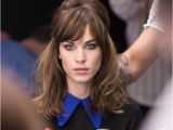 60 S Hairstyles Half Up Alexa Chung Half Up Half Down Hair 60s Style Hairstyle Heavy Bangs