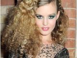 70 S Hairstyles for Curly Hair Georgia May Jagger Works 70s Disco Hair and Bright Green Make Up at
