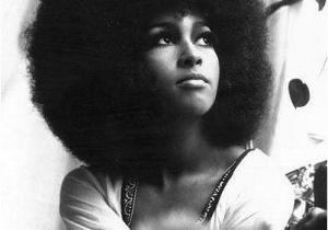 70s Hairstyles Curly Hair Natural Hairstyles for Long Hair 1st Black Model Donyale Luna Died