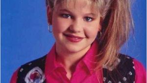 90 S Hairstyles Bangs D J Tanner S Frosted Side Ponytail Early 90s Fashion