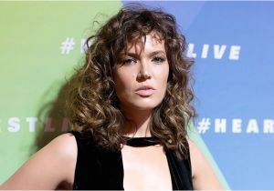 90 S Hairstyles for Short Curly Hair Curly Hair is the Trend Here to Stay