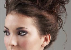 A Cute Bun Hairstyle 103 Messy Bun Hairstyles