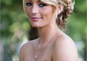 Best Hairstyle for Strapless Wedding Dress 15 Best Wedding Hairstyles for A Strapless Dress