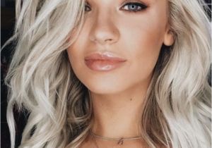 Blonde Hairstyles Middle Parting How to Get the Platinum Blonde Of Your Dreams