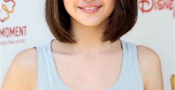 Bob Haircuts for Young Girls Hollywood Teen Celebrity Selena Gomez Hairstyles for Girls