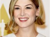 Bob Haircuts Rosamund Pike 784 Besten A Rosamund Pike Bilder Auf Pinterest