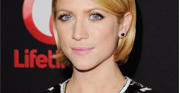 Bob Haircuts Tucked Behind Ears Brittany Snow Wore Her Bob Neatly Tucked Behind Her Ears