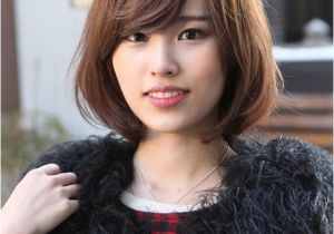 Bob Haircuts with Side Swept Bangs Messy Medium Bob with Long Y Fringe Simple Easy