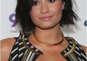 Bob Hairstyles Demi Lovato Demi Arrives at 93 3 Flz S Jingle Ball Demetria Lovato