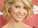 Bob Style Haircuts for Wavy Hair 10 Stylish Wavy Bob Hairstyles for Medium Short Hair