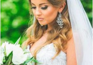 Bridal Hairstyles Half Up Half Down with Veil and Tiara 185 Best Veils Images