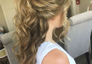 Bridal Hairstyles Half Up Medium Length 10 Wedding Hairstyles for Medium Length Hair Half Up Popular