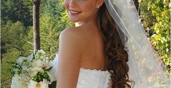 Bride Hairstyles Down with Veil and Tiara Updos with Headbands for Bride