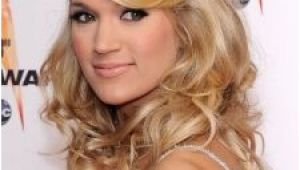 Carrie Underwood Hairstyles Half Up Carrie Underwood Half Updo with Hump Carrie Pinterest