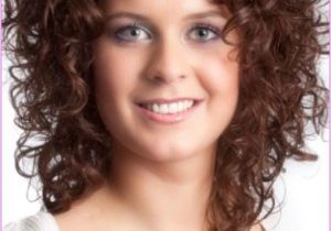 Curly Hairstyles for Full Faces Curly Layered Haircuts Round Face Latestfashiontips