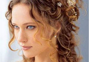Curly Hairstyles for Weddings Long Hair why Wedding Hairstyles for Long Curly Hair are In Vogue