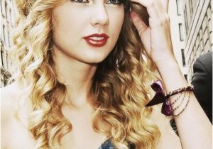 Curly Hairstyles Taylor Swift Tay Swift Curly Hair T A Y L O R S W I F T