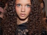 Curly Middle Parting Hairstyles some Simple and Easy Styling for Curly Hair with some Cool