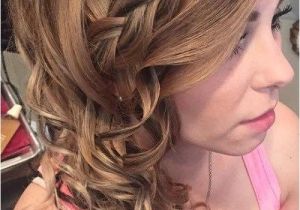 Curly Prom Hairstyles for Long Hair to the Side 25 Best Ideas About Side Curly Hairstyles On Pinterest