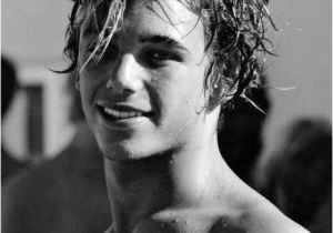 Curly Surfer Hairstyles Guys Surfer Hair for Men 50 Beach Inspired Men S Hairstyles