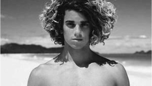 Curly Surfer Hairstyles Guys Surfer Hair for Men 50 Beach Inspired Men S Hairstyles