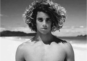 Curly Surfer Hairstyles Guys Surfer Hair for Men 50 Beach Inspired Men S Hairstyles