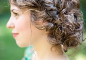 Curly Wedding Updo Hairstyles 29 Charming Bride S Wedding Hairstyles for Naturally Curly