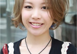 Cute Bob Haircuts for Little Girls Short Japanese Haircut Glamorous Blonde Retro Bob with