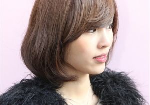 Cute Bob Haircuts with Side Bangs Messy Medium Bob with Long Y Fringe Simple Easy