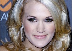 Cute Hairstyles 2010 Carrie Underwood In Gorgeous Cute Medium Hairstyle 2010 441572